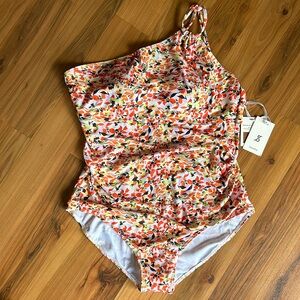 Women’s one shoulder swim suit